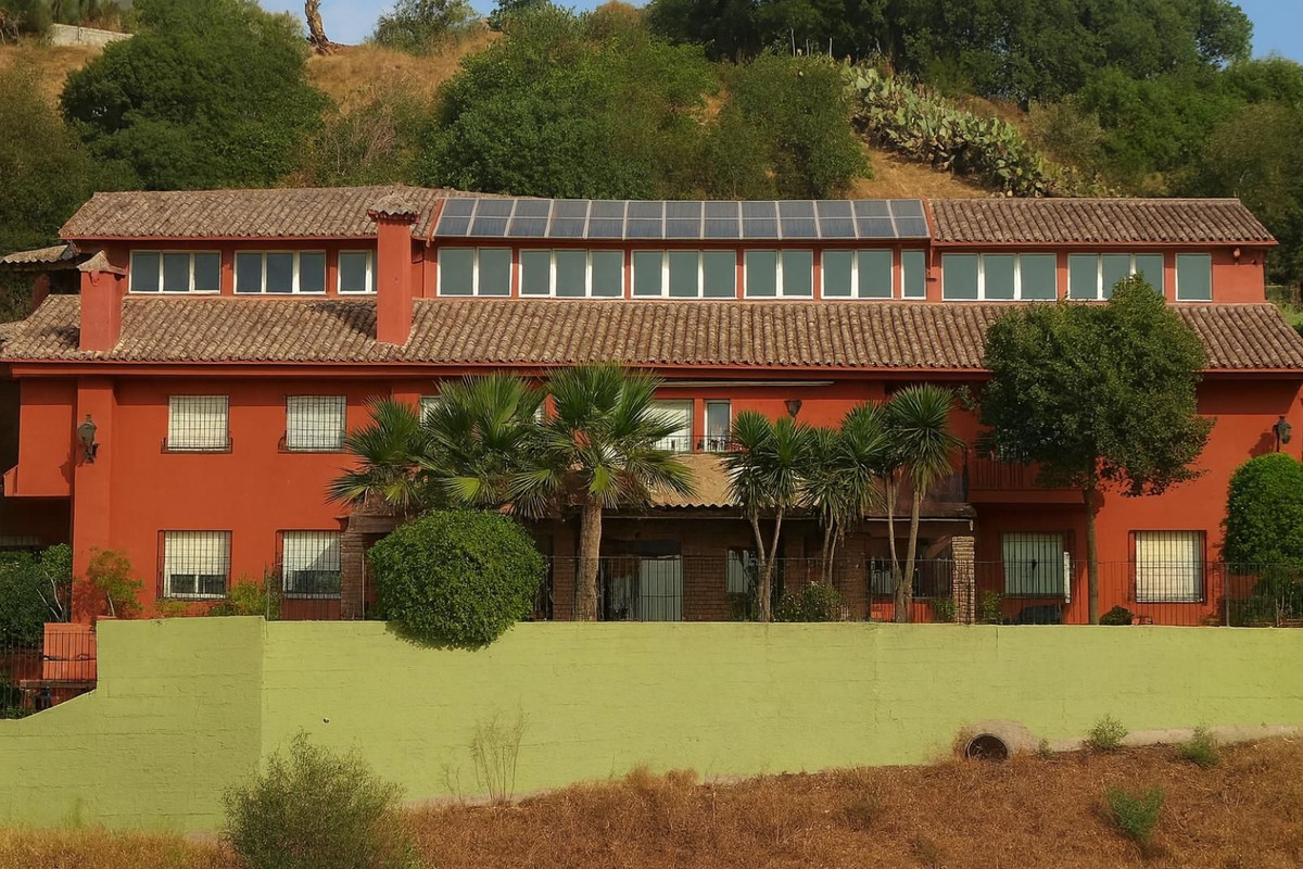 Se vende Hotel de 20 dormitorios en Costa Del Sol, Málaga, España