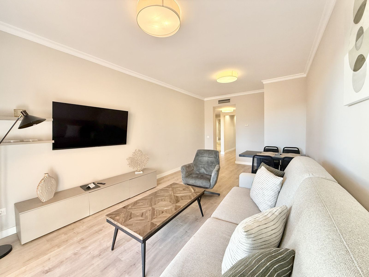 2 Bed Apartment for sale in Benahavís Costa Del Sol, Málaga, Spain