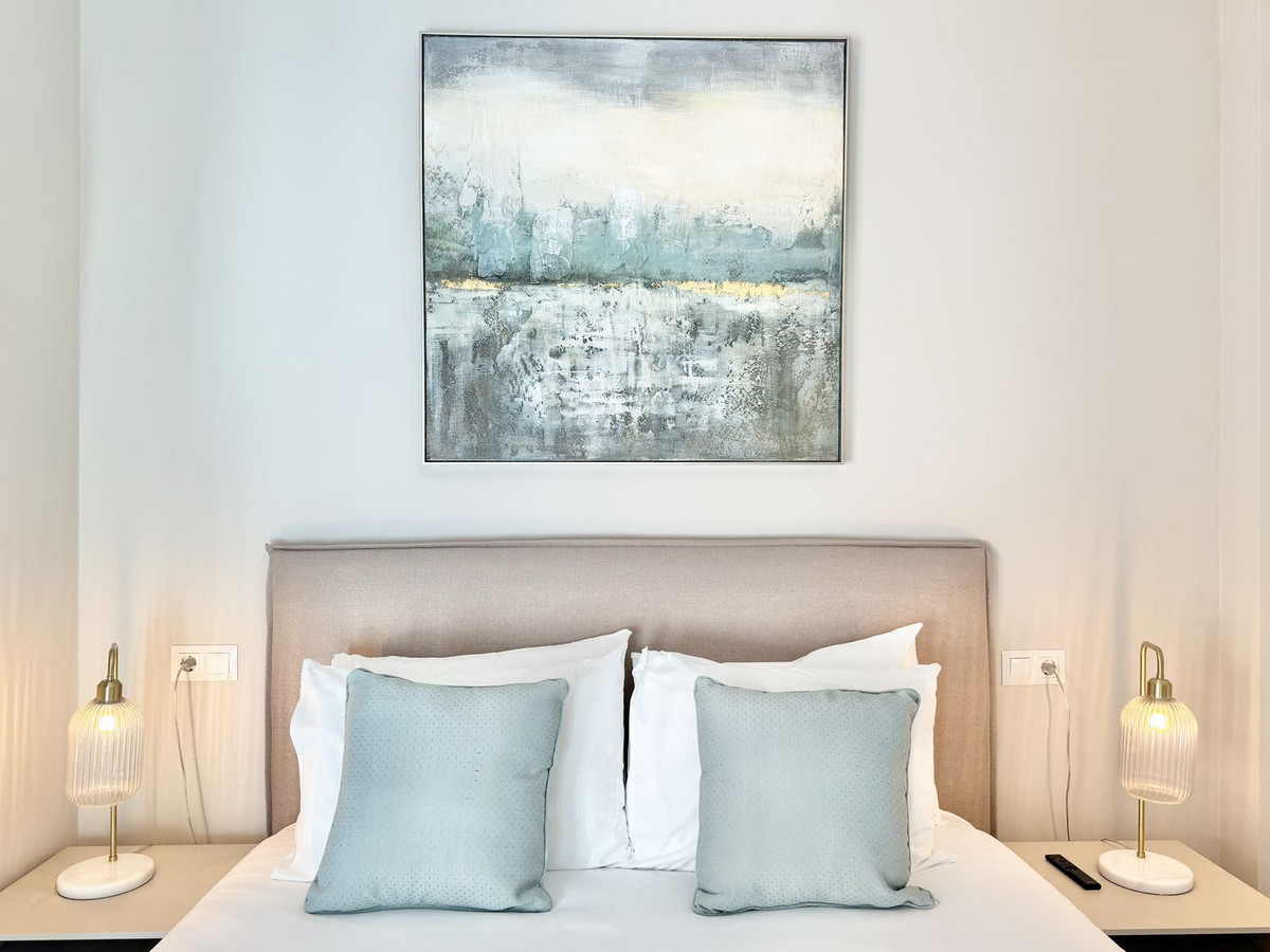 2 Bed Apartment for sale in Benahavís Costa Del Sol, Málaga, Spain