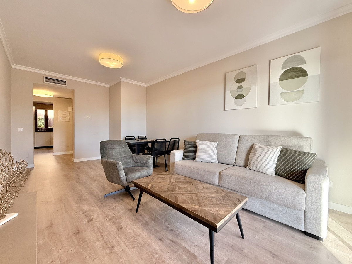 2 Bed Apartment for sale in Benahavís Costa Del Sol, Málaga, Spain
