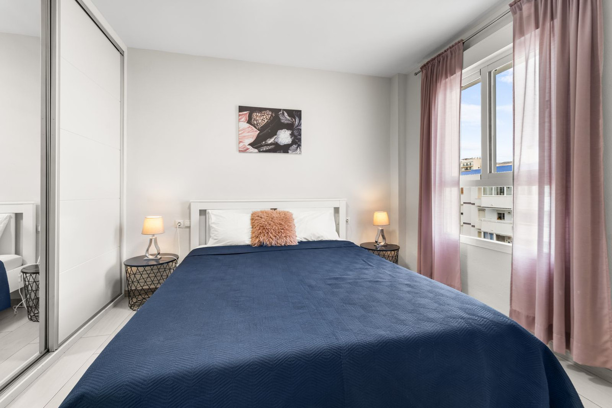 Se vende Apartamento en Planta Última de 3 dormitorios en Costa Del Sol, Málaga, España