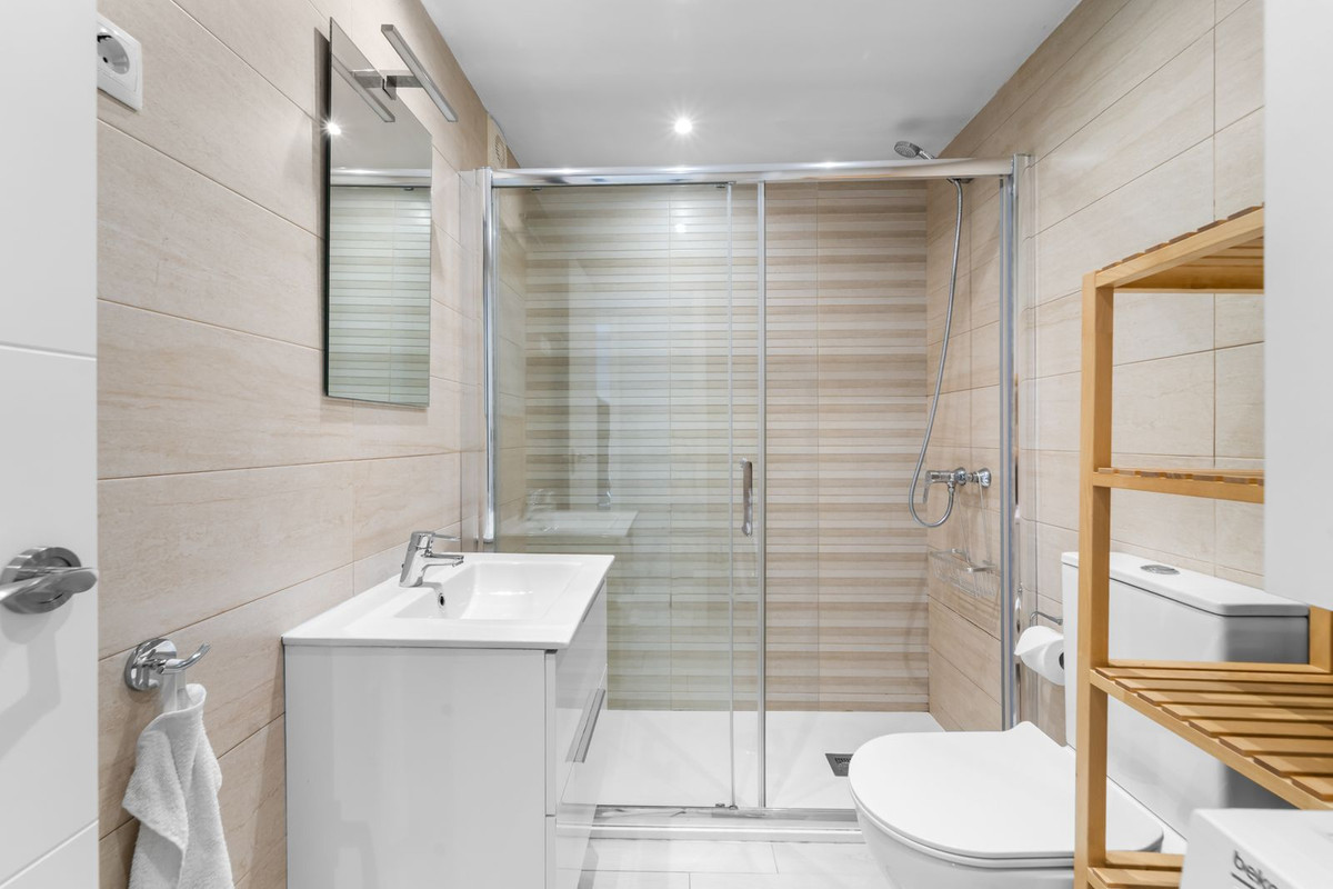Se vende Apartamento en Planta Última de 3 dormitorios en Costa Del Sol, Málaga, España