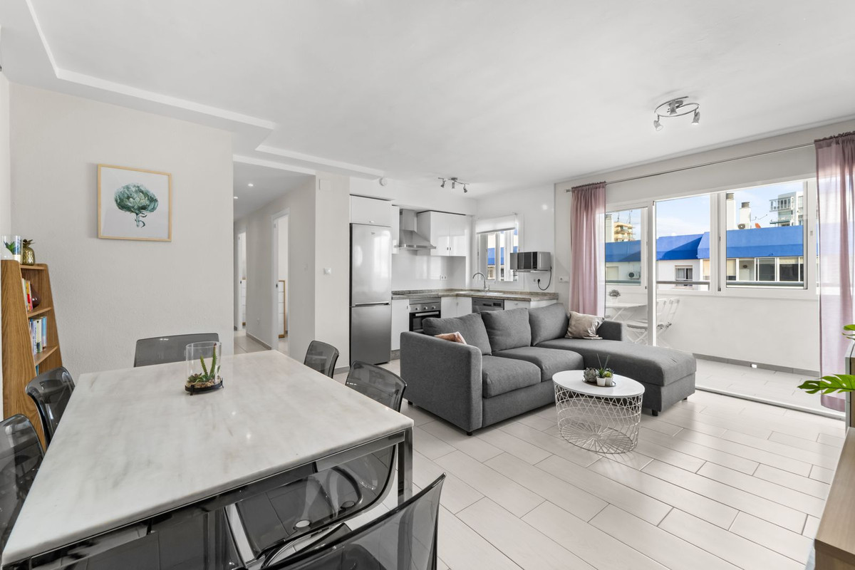 Se vende Apartamento en Planta Última de 3 dormitorios en Costa Del Sol, Málaga, España