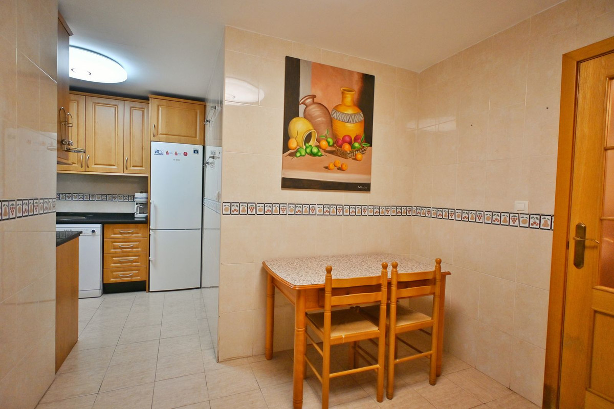 3 Bed Apartment for sale in Fuengirola Costa Del Sol, Málaga, Spain