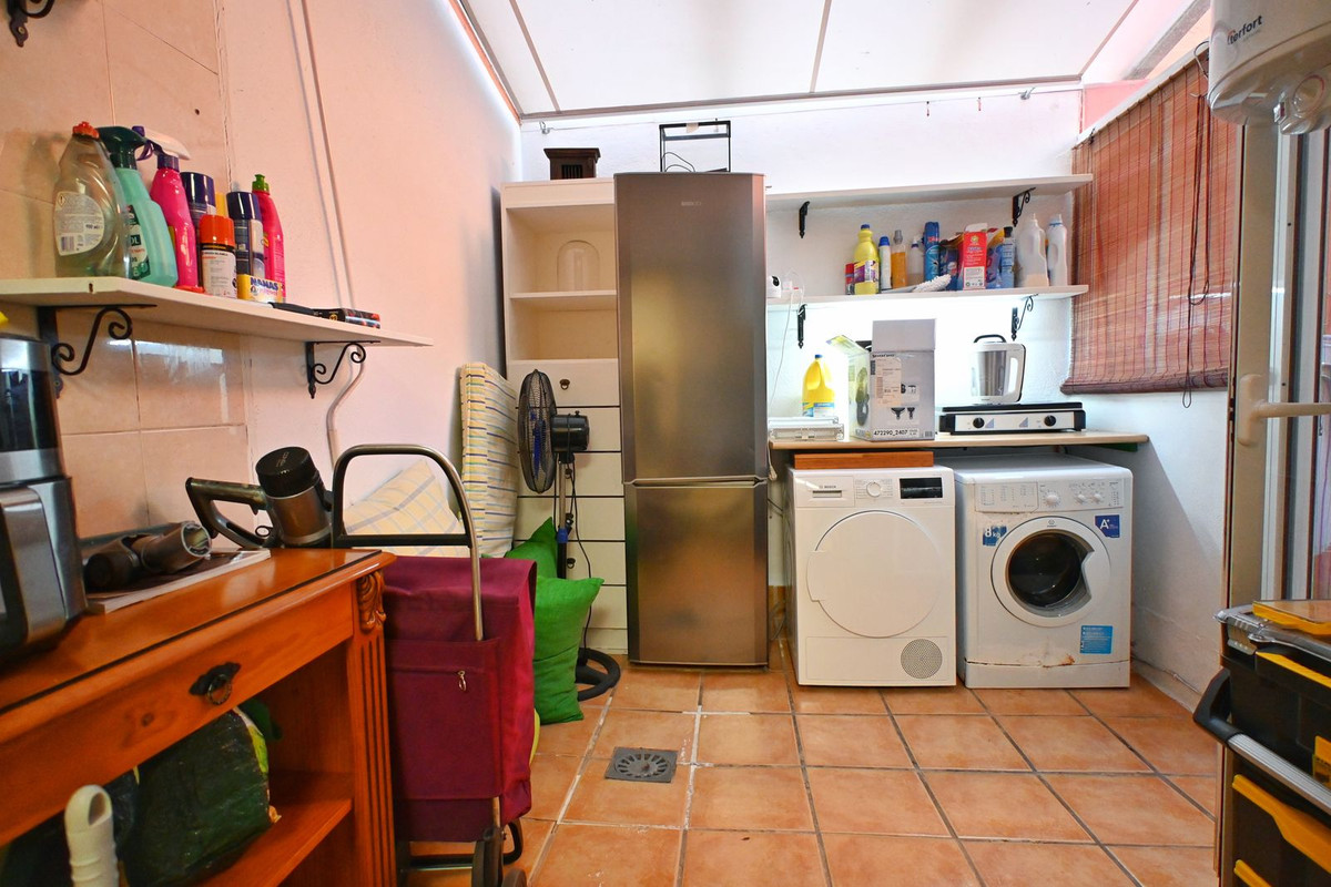 3 Bed Apartment for sale in Fuengirola Costa Del Sol, Málaga, Spain