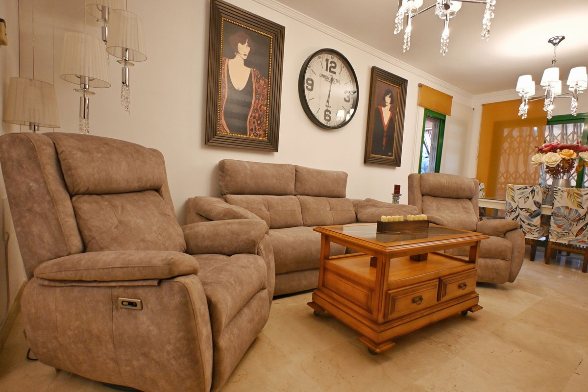 3 Bed Apartment for sale in Fuengirola Costa Del Sol, Málaga, Spain