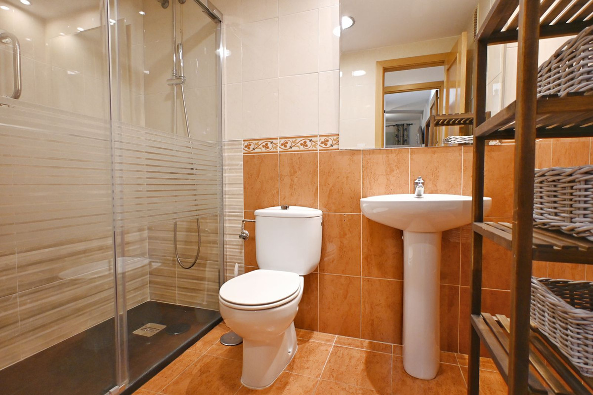 3 Bed Apartment for sale in Fuengirola Costa Del Sol, Málaga, Spain