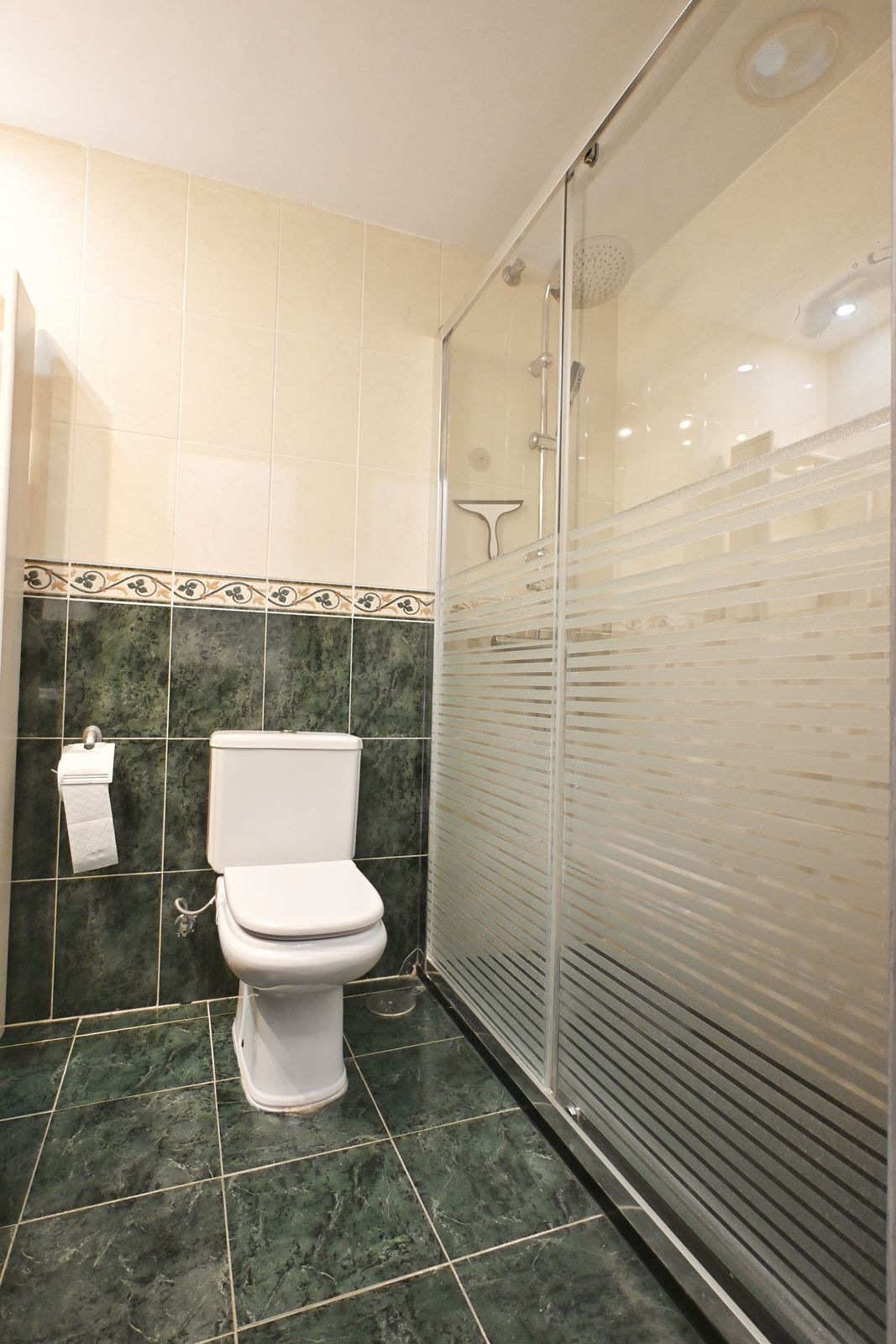 3 Bed Apartment for sale in Fuengirola Costa Del Sol, Málaga, Spain