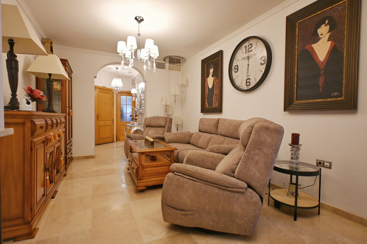 3 Bed Apartment for sale in Fuengirola Costa Del Sol, Málaga, Spain