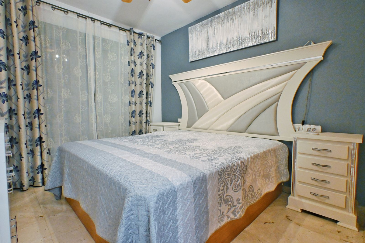 3 Bed Apartment for sale in Fuengirola Costa Del Sol, Málaga, Spain