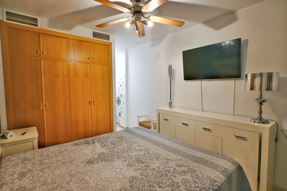 3 Bed Apartment for sale in Fuengirola Costa Del Sol, Málaga, Spain