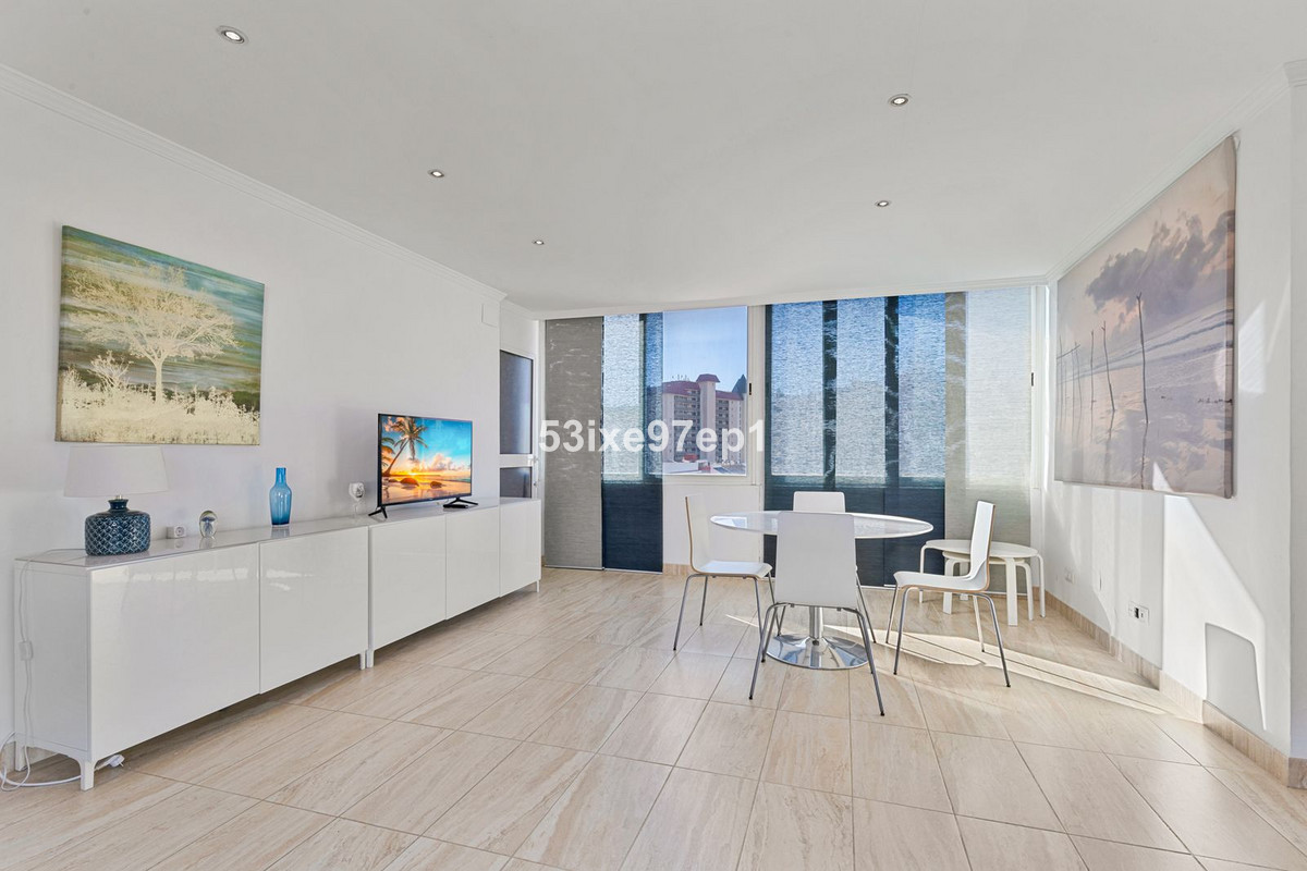 2 Bed Apartment for sale in Fuengirola Costa Del Sol, Málaga, Spain