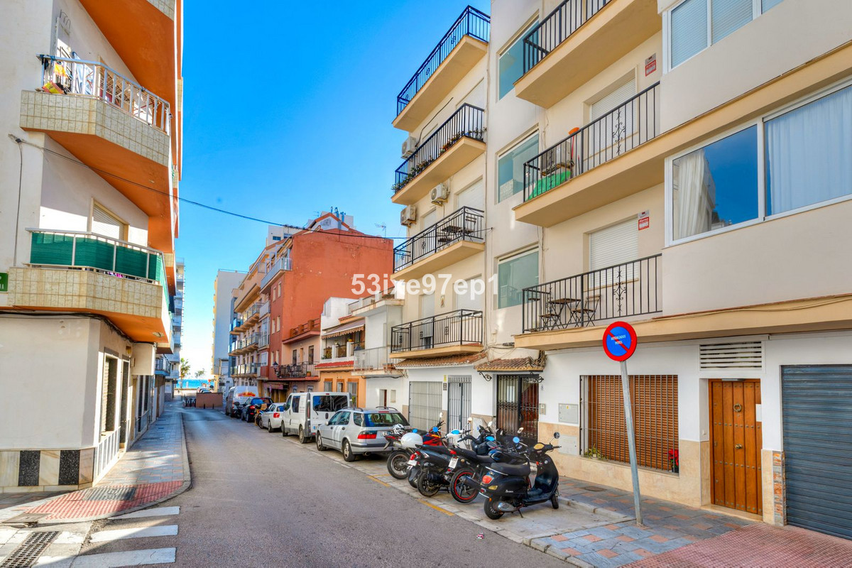 2 Bed Apartment for sale in Fuengirola Costa Del Sol, Málaga, Spain