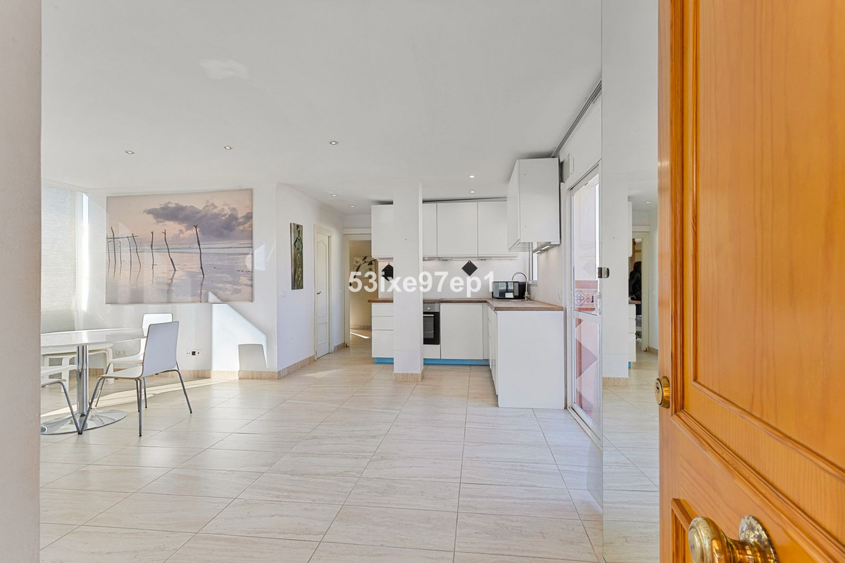 2 Bed Apartment for sale in Fuengirola Costa Del Sol, Málaga, Spain