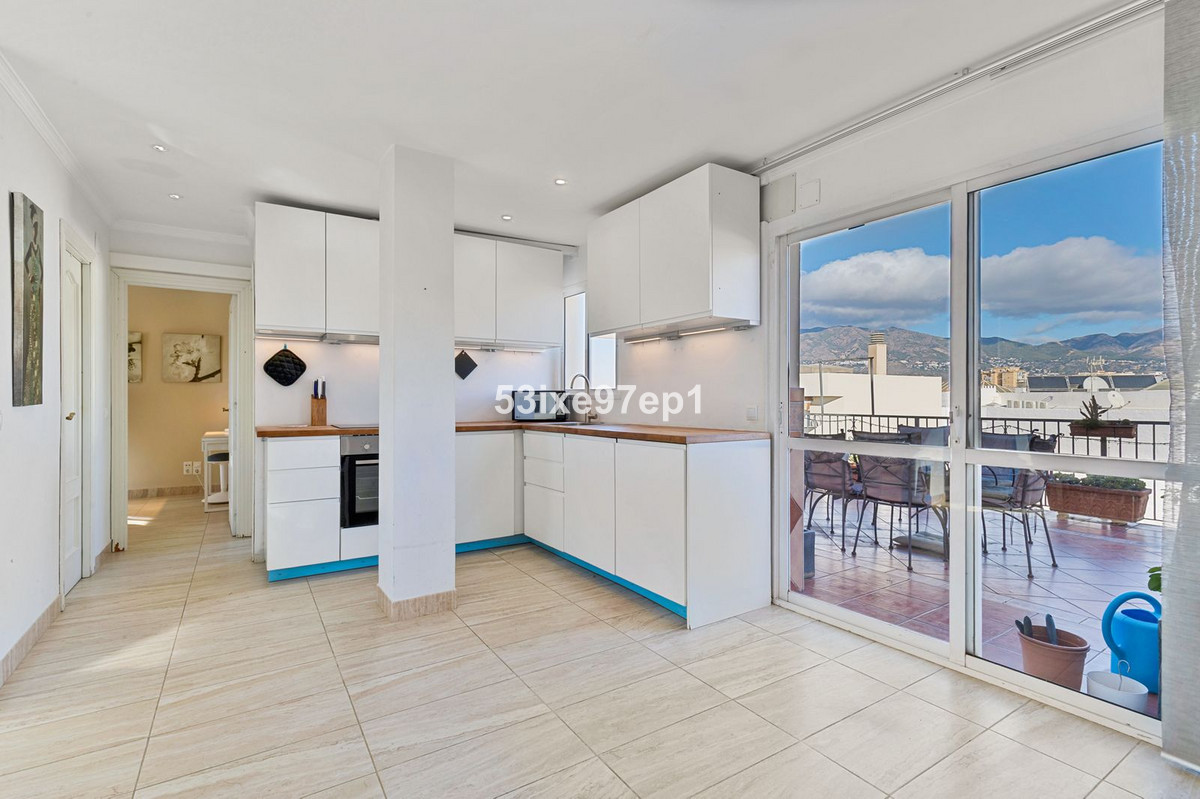 2 Bed Apartment for sale in Fuengirola Costa Del Sol, Málaga, Spain