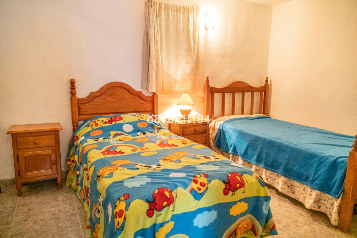 Se vende Finca - Cortijo de 4 dormitorios en Costa Del Sol, Málaga, España