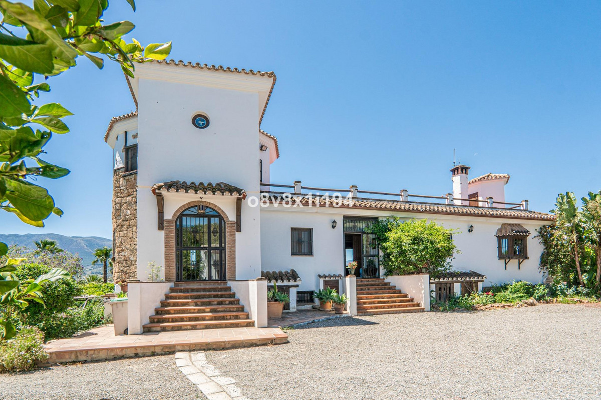 4 Bed Townhouse for sale in Cártama Costa Del Sol, Málaga, Spain
