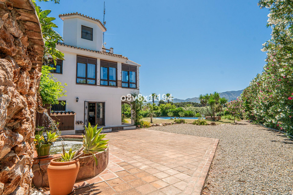 4 Bed Townhouse for sale in Cártama Costa Del Sol, Málaga, Spain