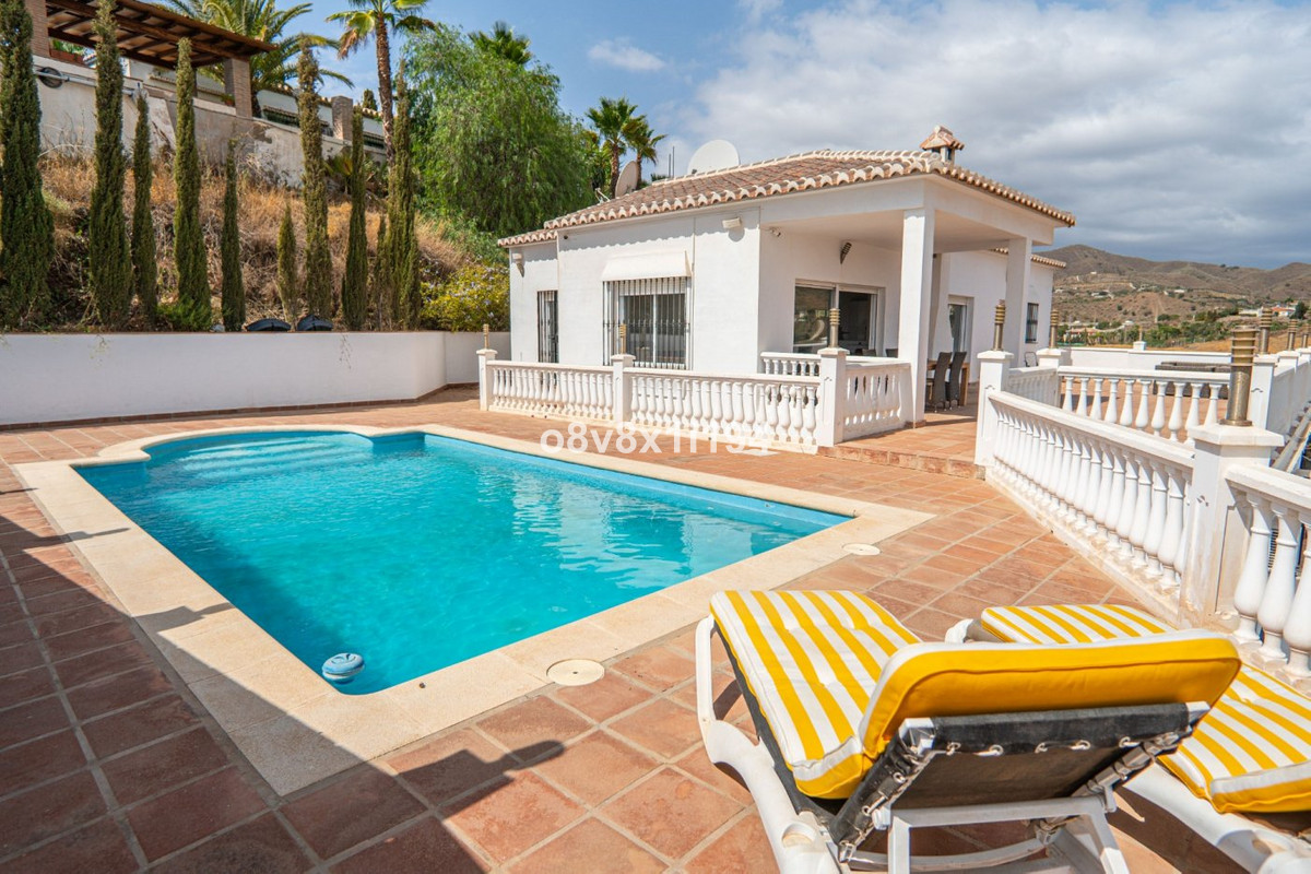 5 Bed Townhouse for sale in Benajarafe Costa Del Sol East, Málaga, Spain