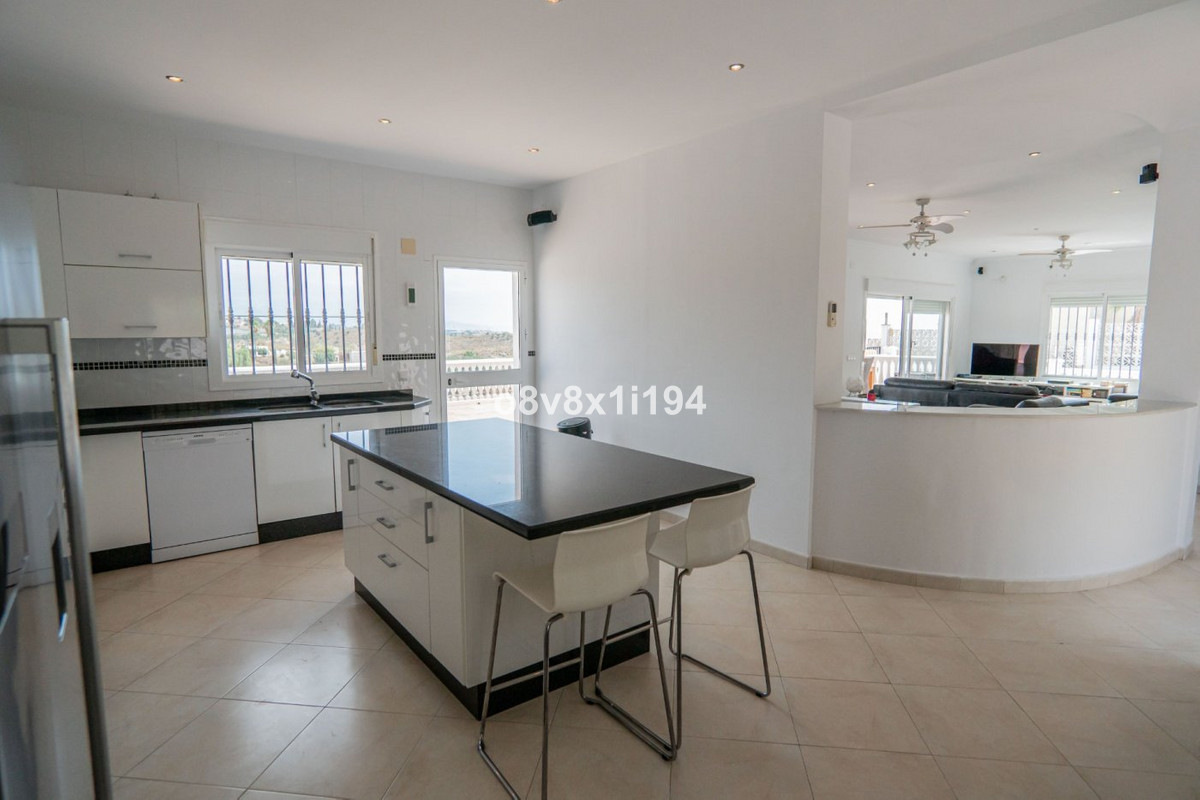 5 Bed Townhouse for sale in Benajarafe Costa Del Sol East, Málaga, Spain