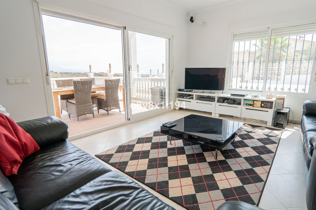 5 Bed Townhouse for sale in Benajarafe Costa Del Sol East, Málaga, Spain