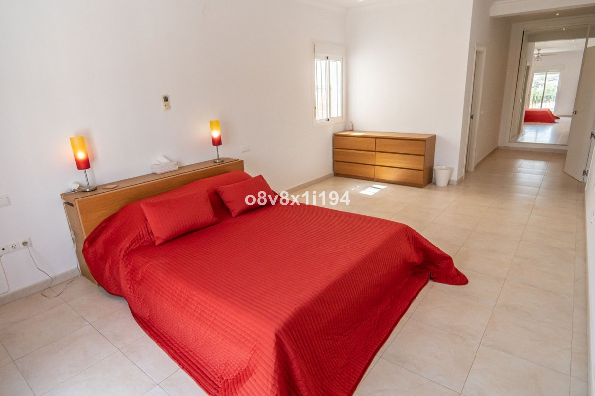 5 Bed Townhouse for sale in Benajarafe Costa Del Sol East, Málaga, Spain