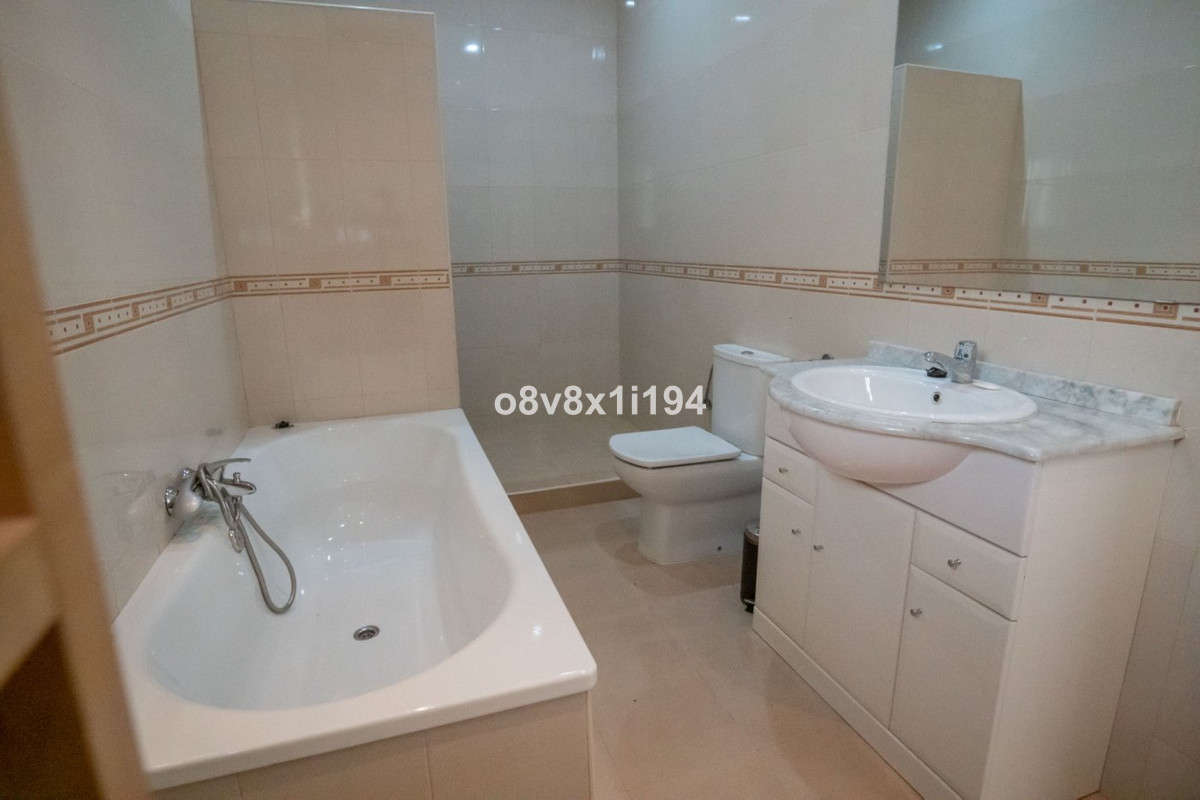 5 Bed Townhouse for sale in Benajarafe Costa Del Sol East, Málaga, Spain