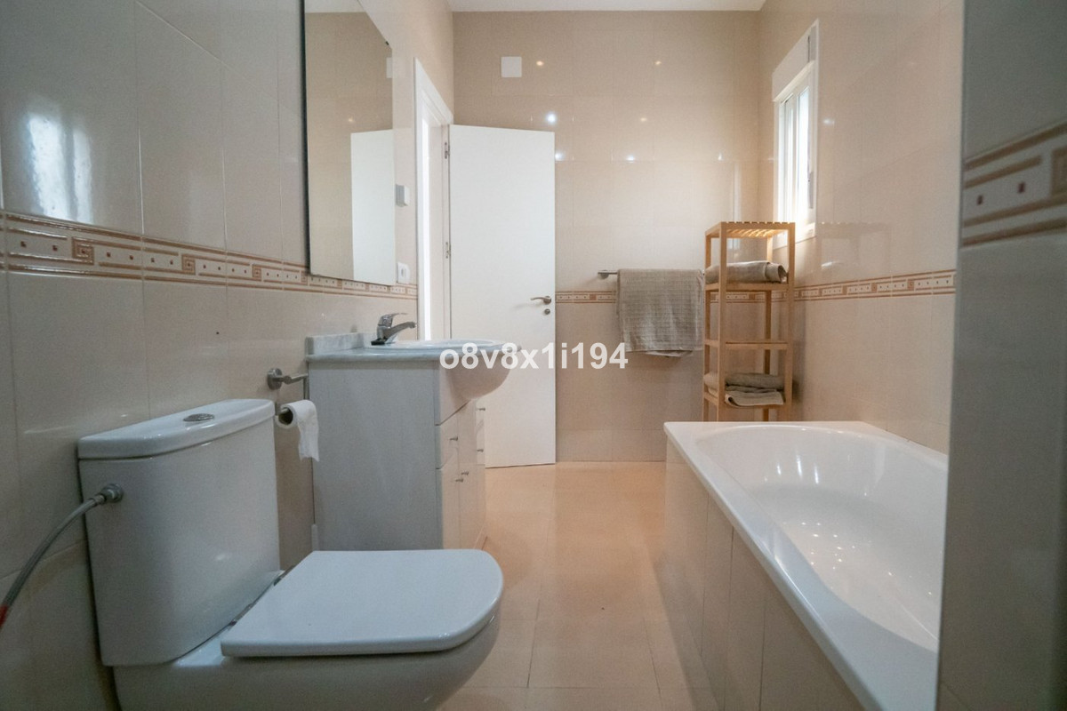 5 Bed Townhouse for sale in Benajarafe Costa Del Sol East, Málaga, Spain
