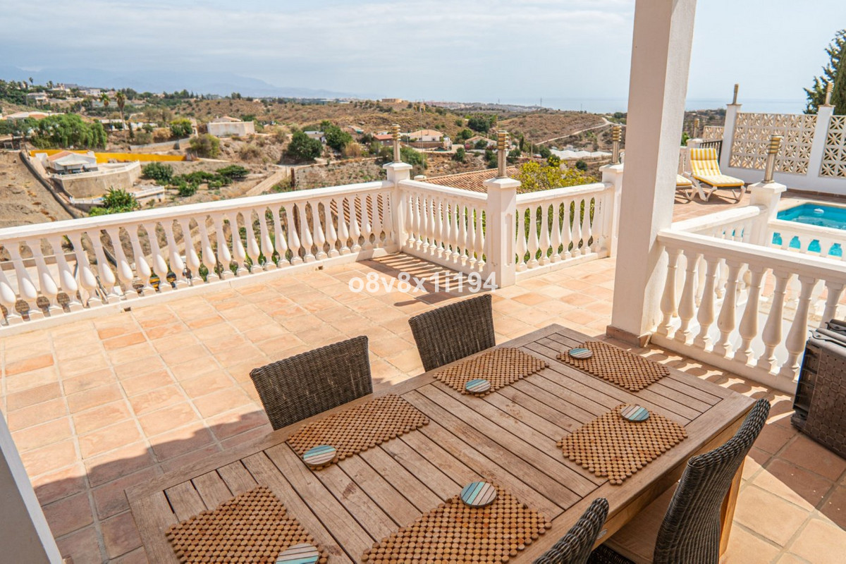 5 Bed Townhouse for sale in Benajarafe Costa Del Sol East, Málaga, Spain