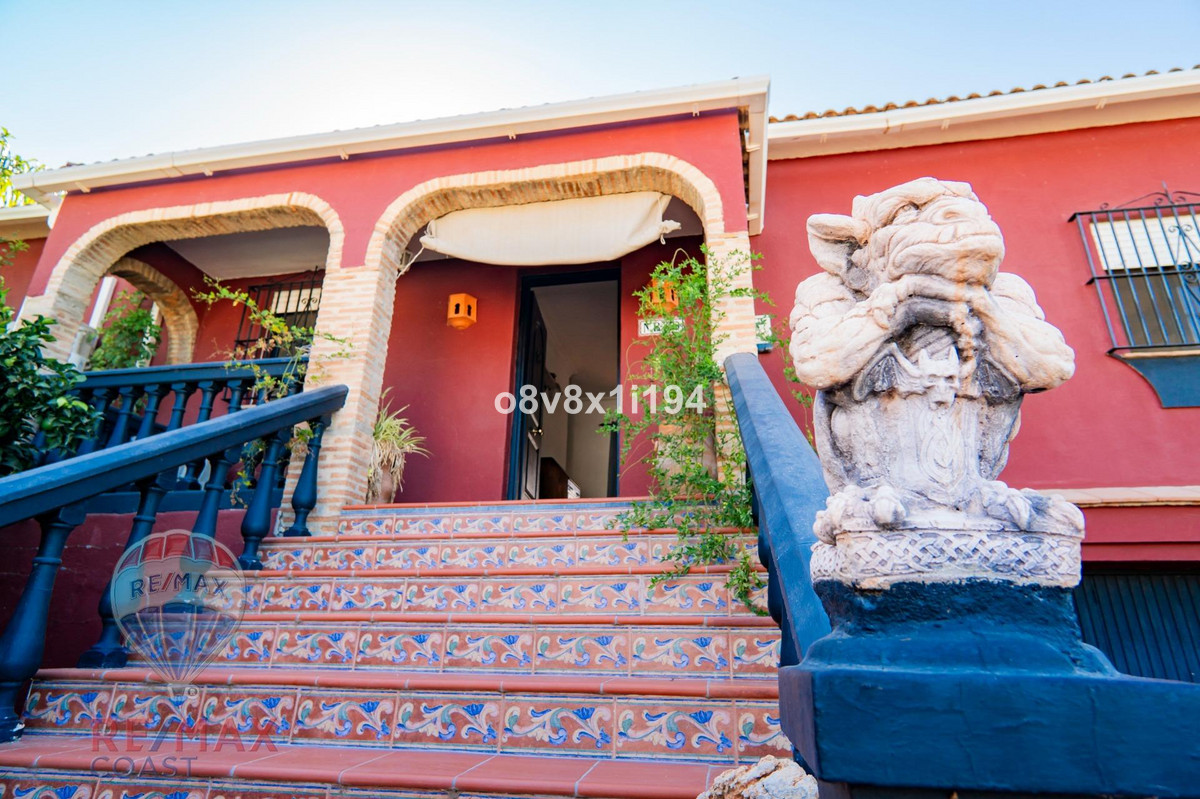 3 Bed Townhouse for sale in Coín Costa Del Sol, Málaga, Spain