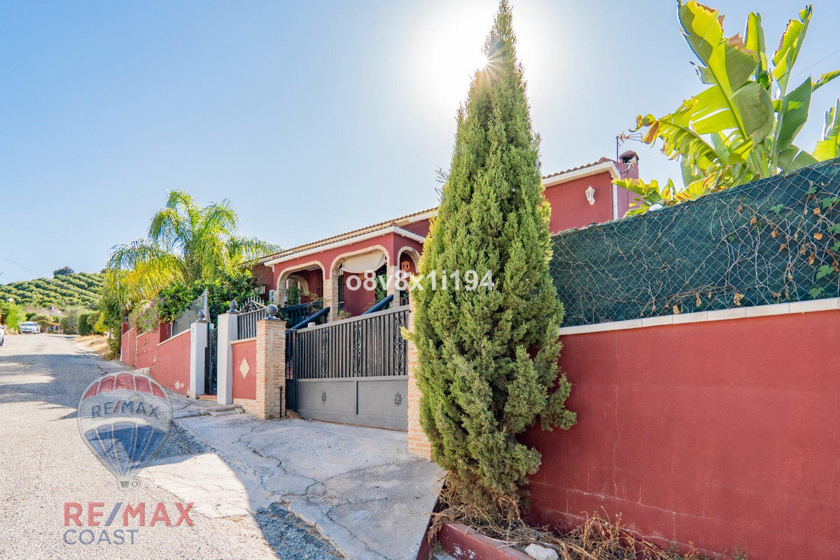 3 Bed Townhouse for sale in Coín Costa Del Sol, Málaga, Spain