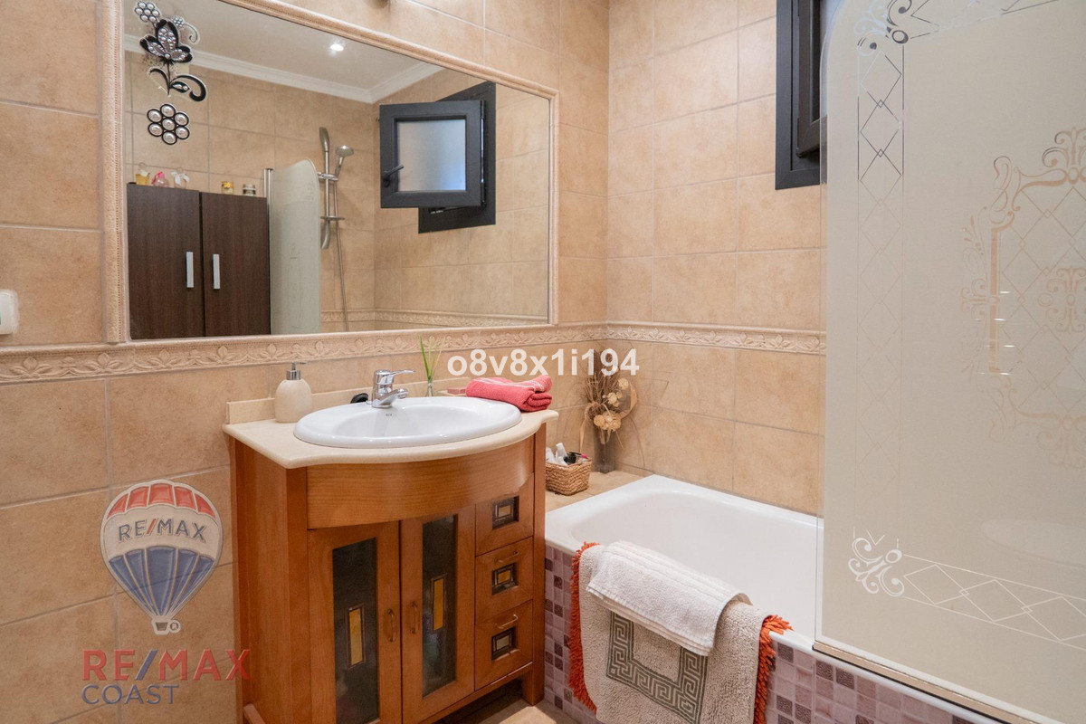 3 Bed Townhouse for sale in Coín Costa Del Sol, Málaga, Spain