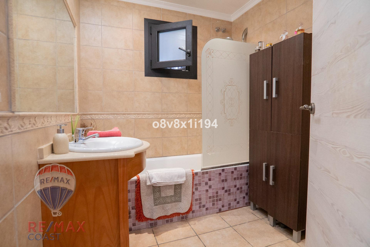 3 Bed Townhouse for sale in Coín Costa Del Sol, Málaga, Spain