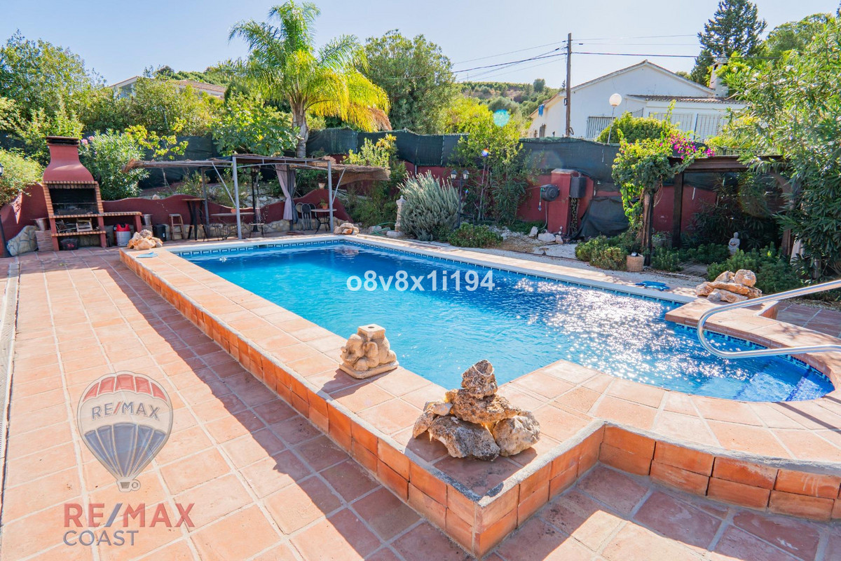 3 Bed Townhouse for sale in Coín Costa Del Sol, Málaga, Spain