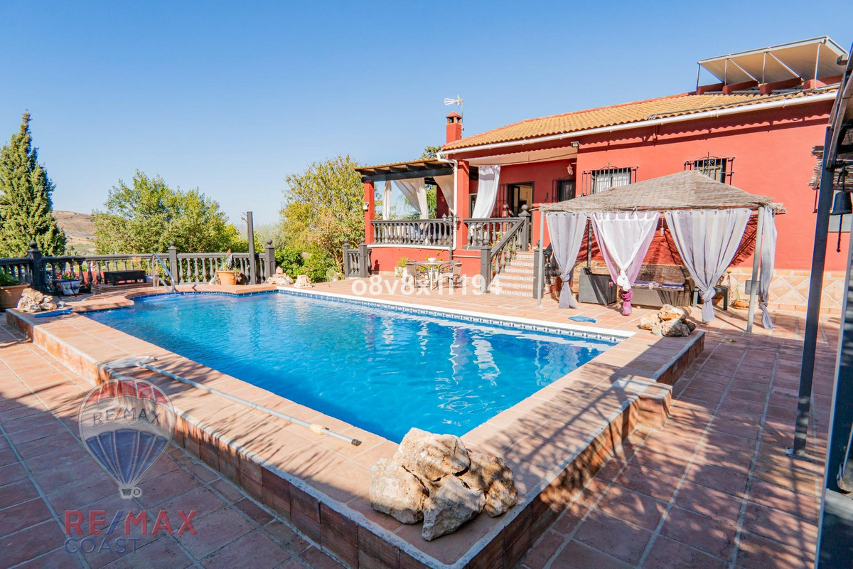 3 Bed Townhouse for sale in Coín Costa Del Sol, Málaga, Spain