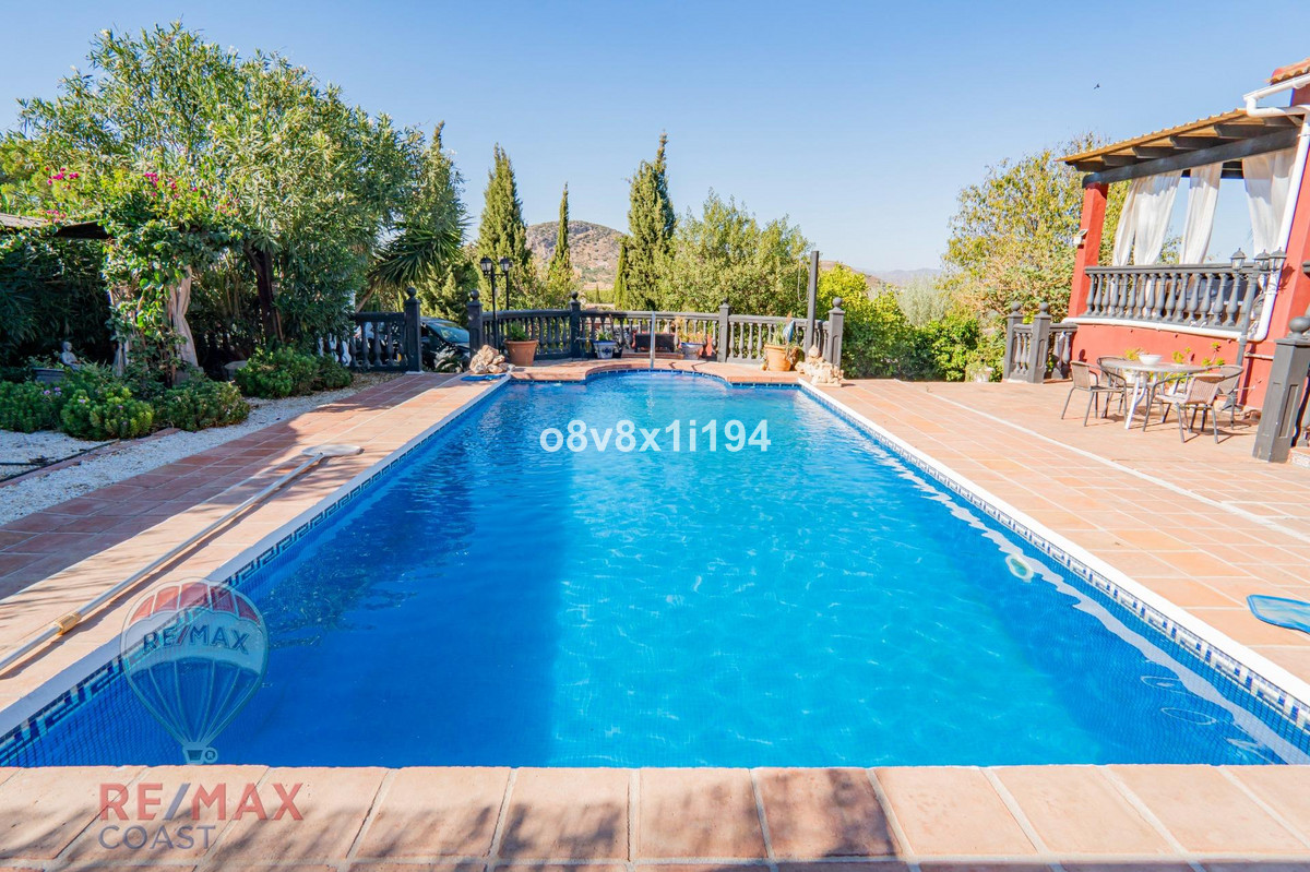 3 Bed Townhouse for sale in Coín Costa Del Sol, Málaga, Spain
