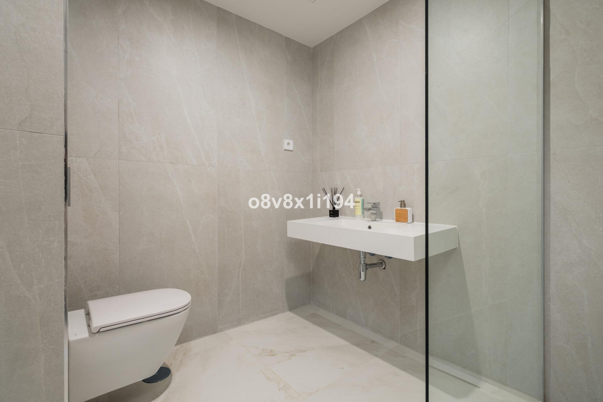 2 Bed Apartment for sale in Estepona Costa Del Sol, Málaga, Spain