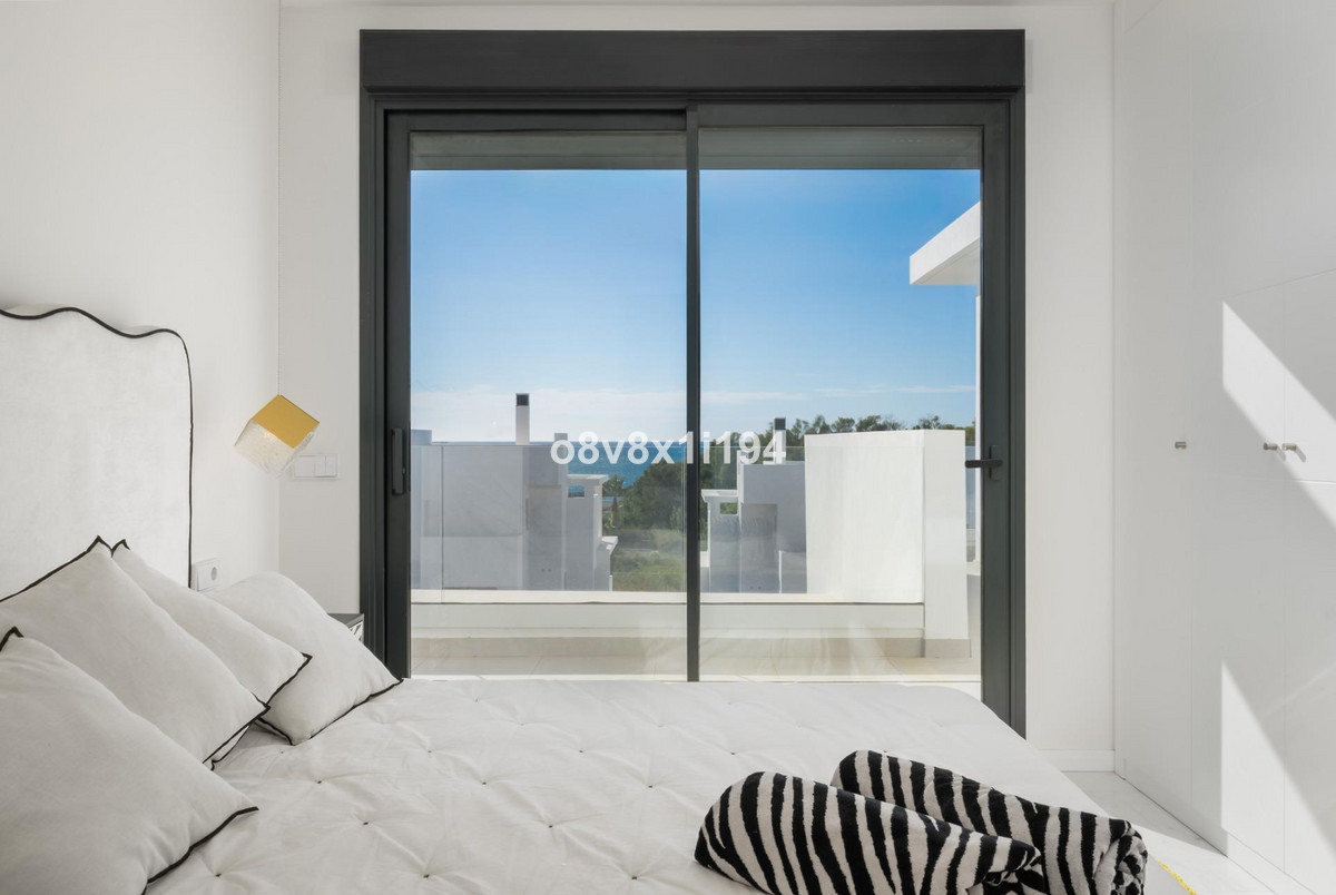 2 Bed Apartment for sale in Estepona Costa Del Sol, Málaga, Spain