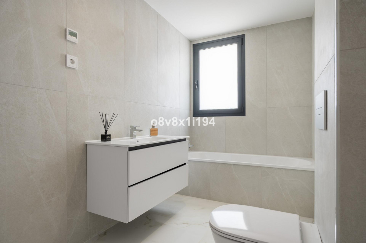 2 Bed Apartment for sale in Estepona Costa Del Sol, Málaga, Spain