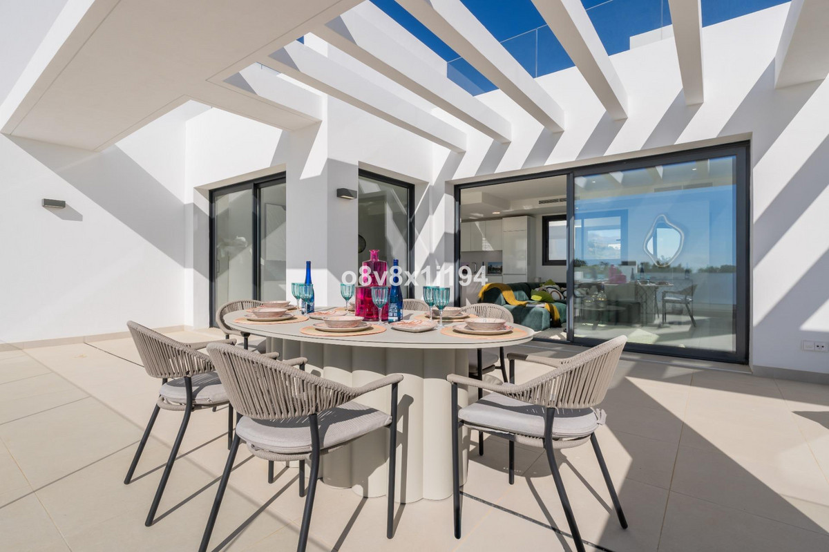 2 Bed Apartment for sale in Estepona Costa Del Sol, Málaga, Spain