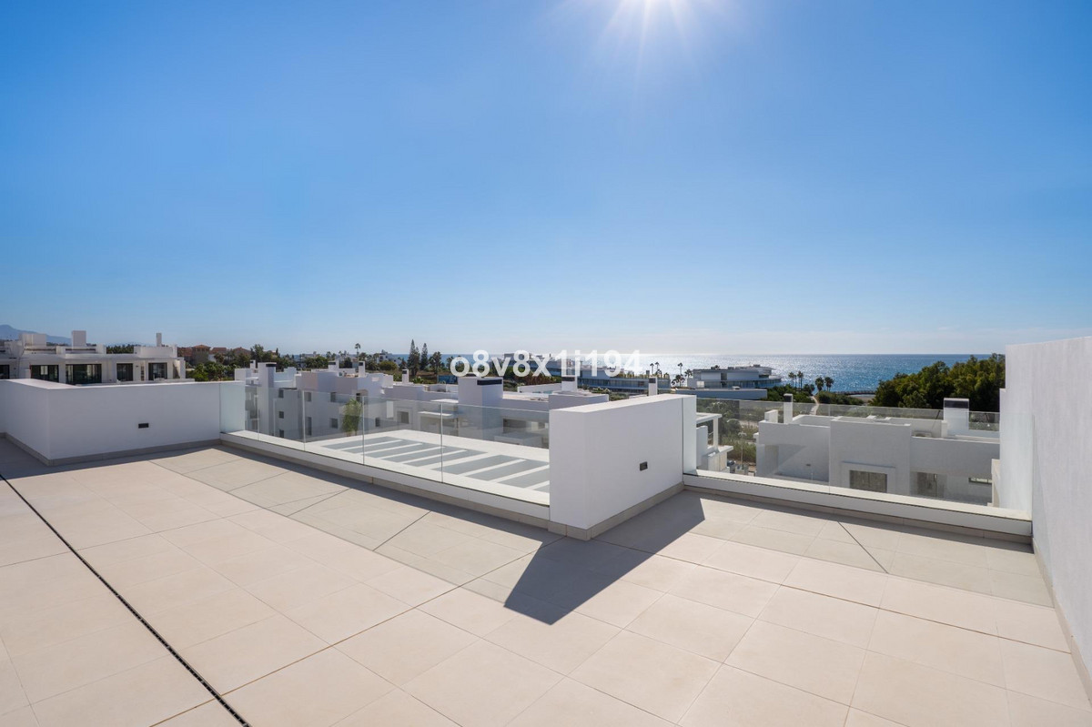 2 Bed Apartment for sale in Estepona Costa Del Sol, Málaga, Spain