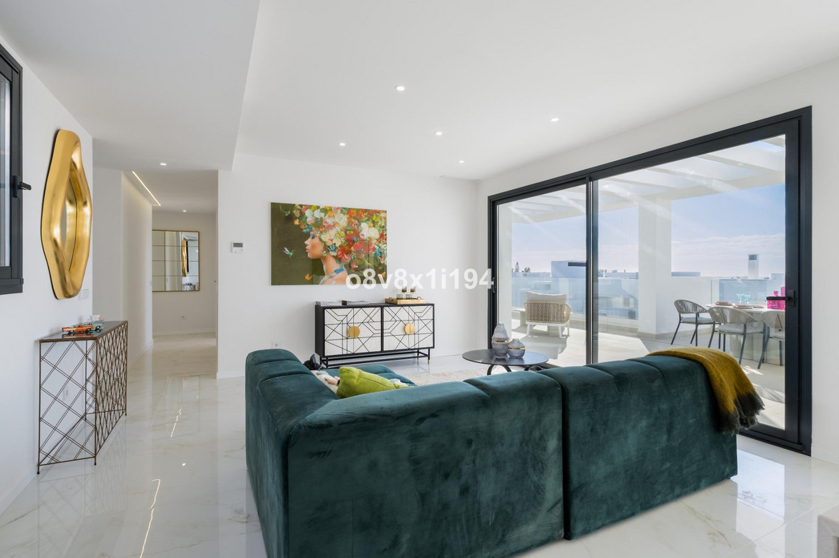 2 Bed Apartment for sale in Estepona Costa Del Sol, Málaga, Spain