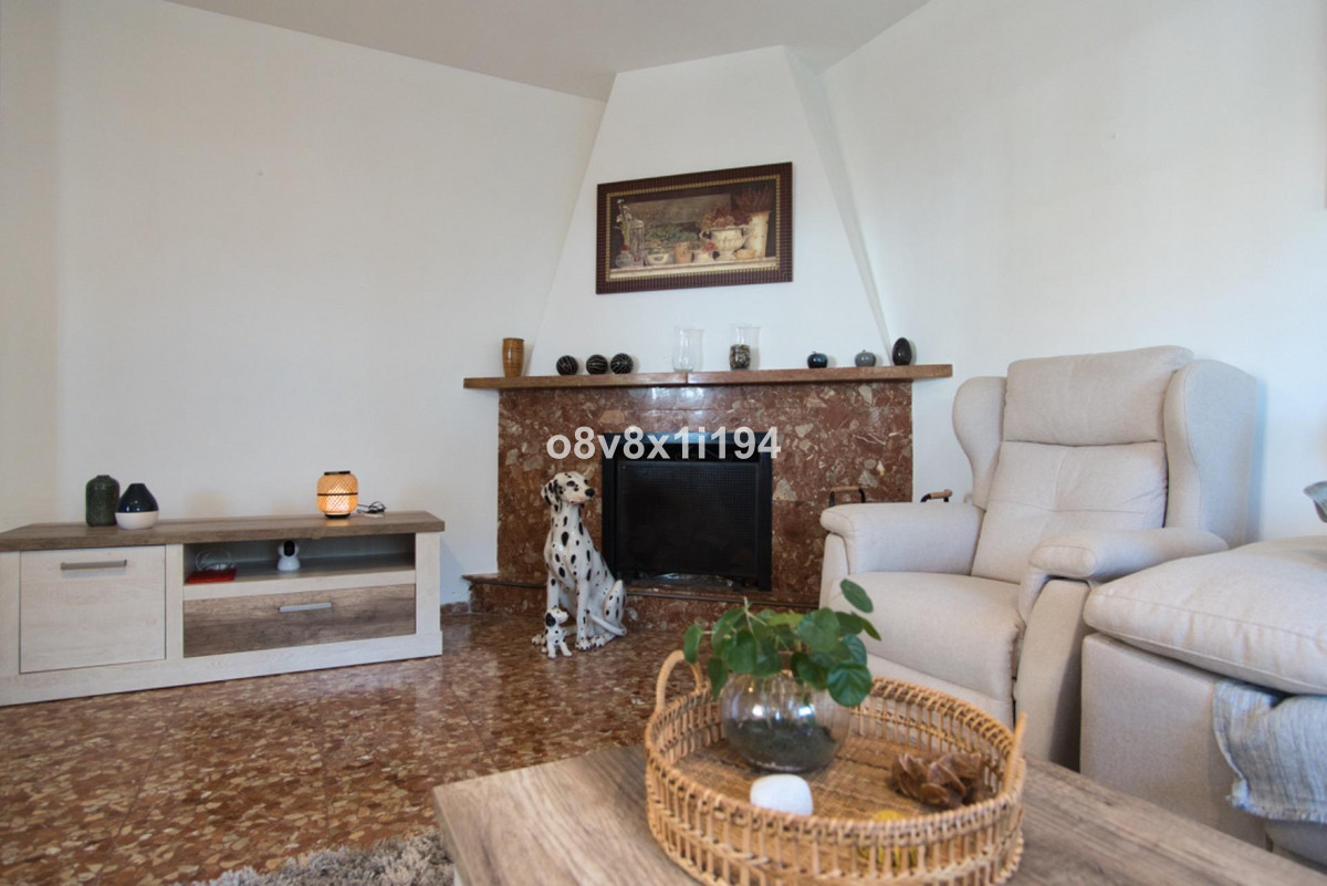 5 Bed Townhouse for sale in Rincón De La Victoria Costa Del Sol East, Málaga, Spain