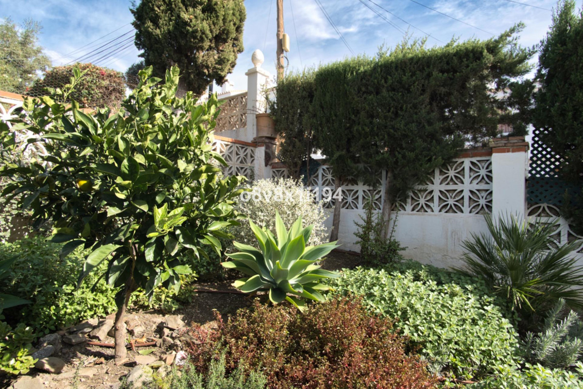 5 Bed Townhouse for sale in Rincón De La Victoria Costa Del Sol East, Málaga, Spain