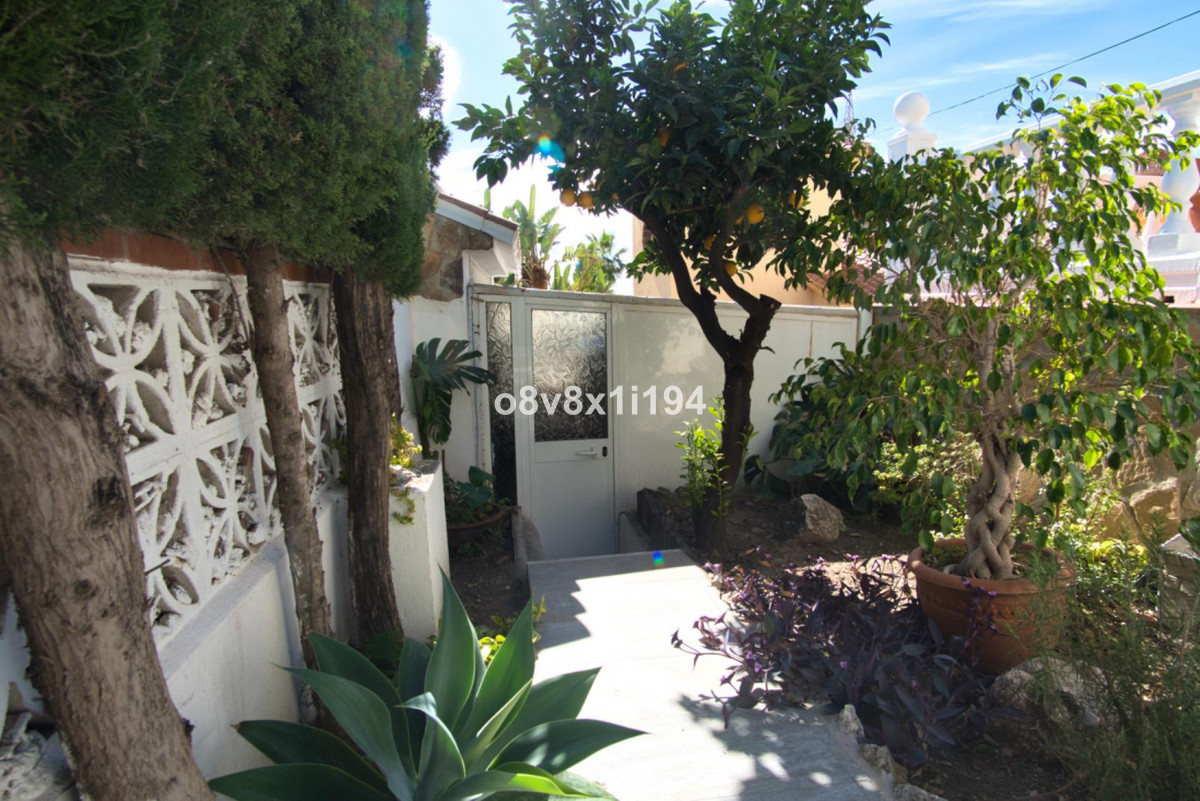 5 Bed Townhouse for sale in Rincón De La Victoria Costa Del Sol East, Málaga, Spain