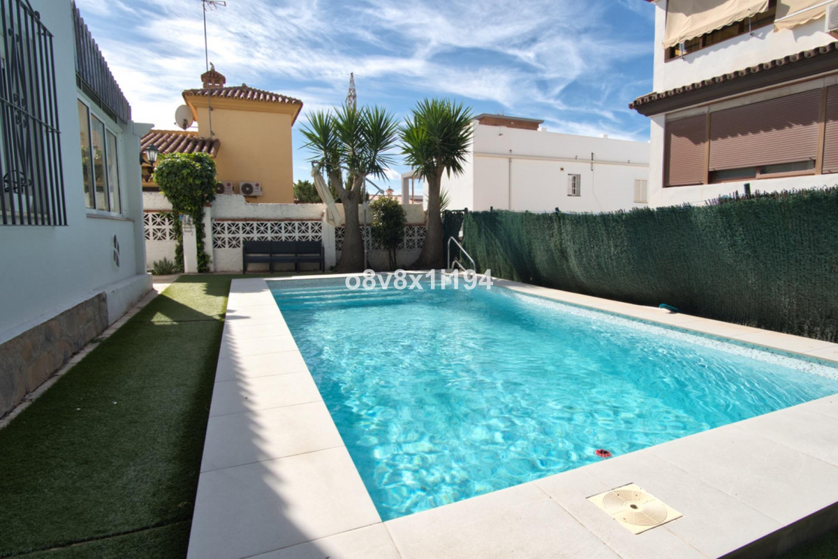 5 Bed Townhouse for sale in Rincón De La Victoria Costa Del Sol East, Málaga, Spain