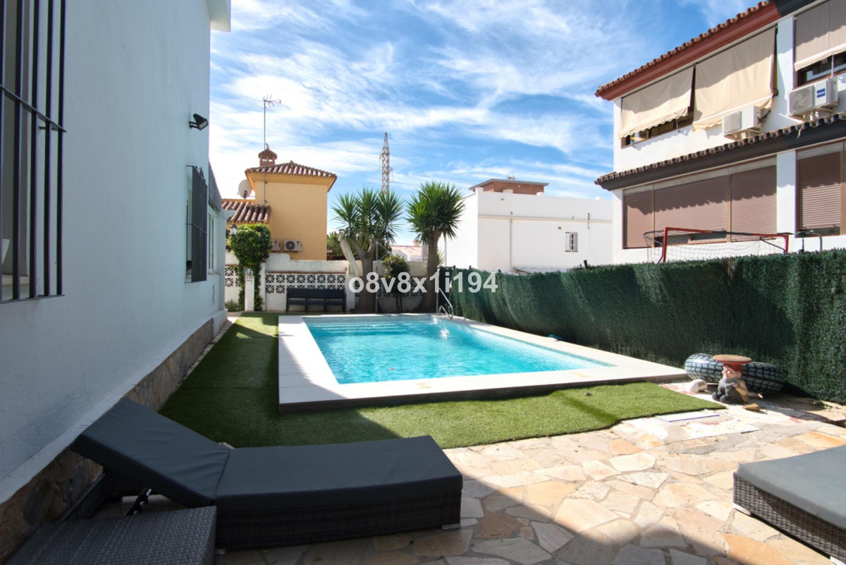 5 Bed Townhouse for sale in Rincón De La Victoria Costa Del Sol East, Málaga, Spain