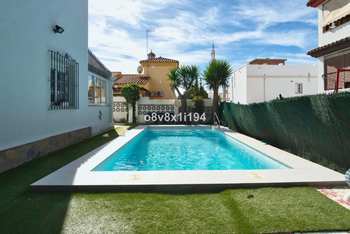5 Bed Townhouse for sale in Rincón De La Victoria Costa Del Sol East, Málaga, Spain