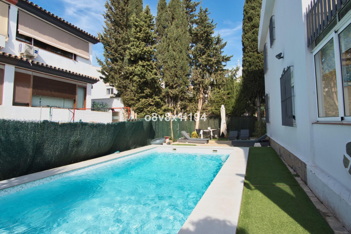 5 Bed Townhouse for sale in Rincón De La Victoria Costa Del Sol East, Málaga, Spain