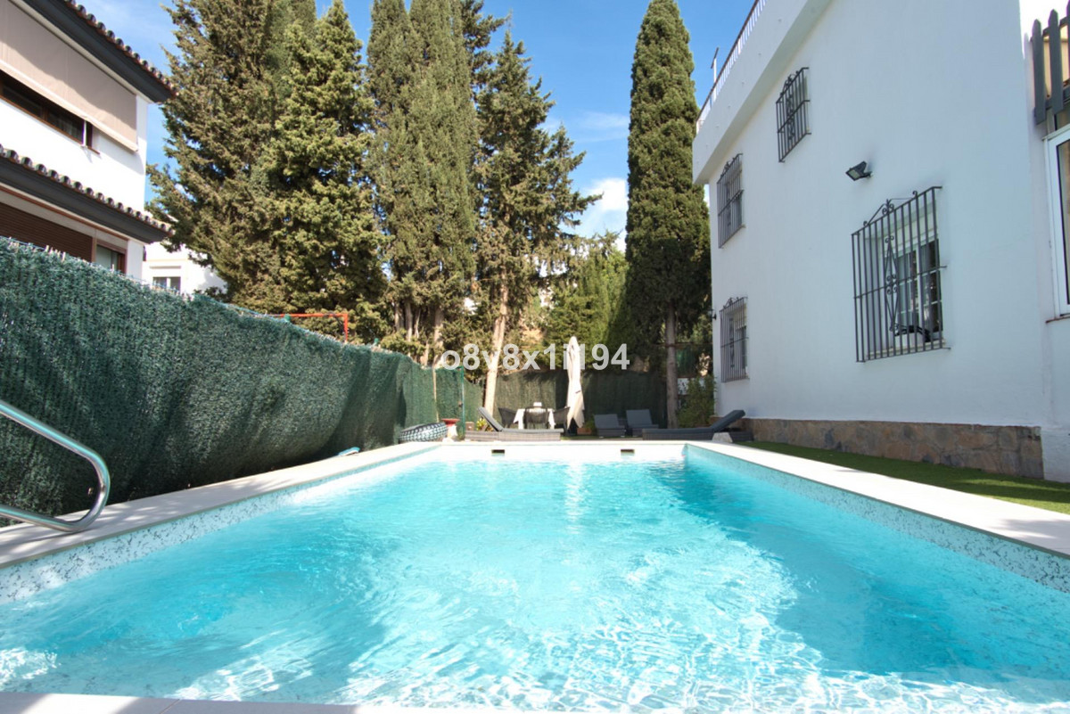 5 Bed Townhouse for sale in Rincón De La Victoria Costa Del Sol East, Málaga, Spain